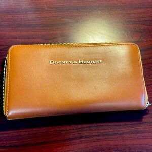 Dooney & Bourke - Long full zip zippy wallet tan with gold hardware red
